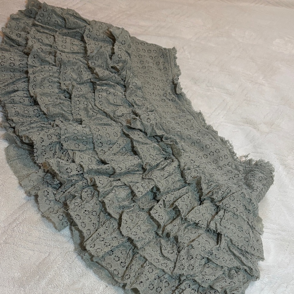 AE High Waisted Ruffle Olive Mini Skort - Picture 5 of 9